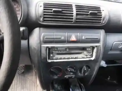 Veículo de Sucata seat toledo (1m2) executive do ano 2001 alimentado aus