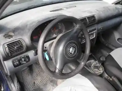 Veículo de Sucata seat toledo (1m2) executive do ano 2001 alimentado aus