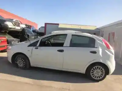 Veículo de Sucata fiat grande punto (199) 1.3 16v multijet dynamic (55kw) do ano 2009 alimentado 199a2000