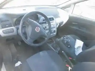 Veículo de Sucata fiat grande punto (199) 1.3 16v multijet dynamic (55kw) do ano 2009 alimentado 199a2000