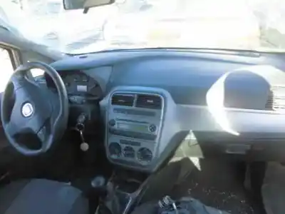 Veículo de Sucata fiat grande punto (199) 1.3 16v multijet dynamic (55kw) do ano 2009 alimentado 199a2000