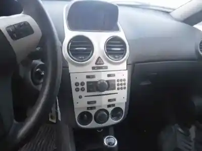 Veicolo di demolizione opel corsa d catch me dell'anno 2008 alimentato z13dtj