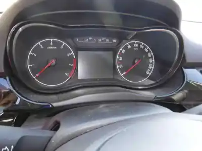 Veicolo di demolizione opel corsa e color edition dell'anno 2018 alimentato glp