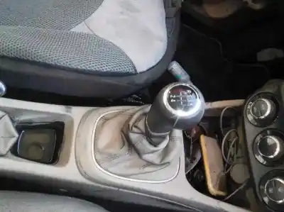 Veicolo di demolizione opel corsa e color edition dell'anno 2018 alimentato glp