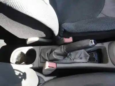 Veicolo di demolizione opel corsa e color edition dell'anno 2018 alimentato glp