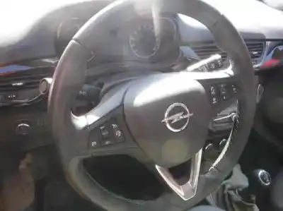 Veicolo di demolizione opel corsa e color edition dell'anno 2018 alimentato glp