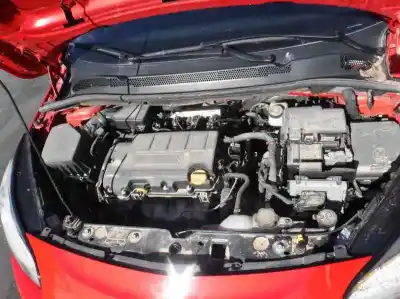 Veicolo di demolizione opel corsa e color edition dell'anno 2018 alimentato glp