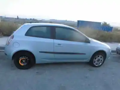 Veicolo di demolizione fiat stilo multi wagon (192) 1.6 16v dell'anno 2001 alimentato 182b6000