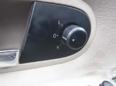 Veículo de Sucata ford galaxy (vy) ghia do ano 2005 alimentado btb