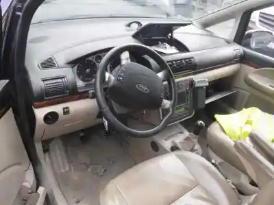 Veículo de Sucata ford galaxy (vy) ghia do ano 2005 alimentado btb