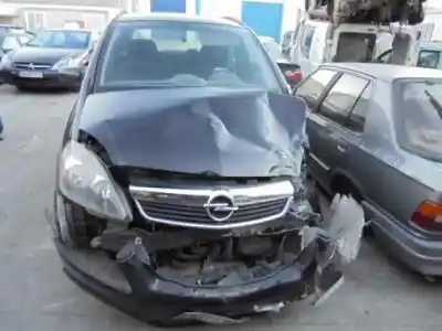 Véhicule à la ferraille OPEL ZAFIRA B Cosmo de l'année 2007 alimenté Z19DT