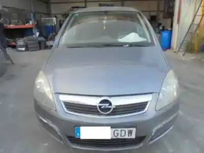 Véhicule à la ferraille OPEL ZAFIRA B Cosmo de l'année 2008 alimenté Z19DT