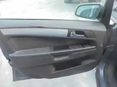 Veículo de Sucata opel zafira b cosmo do ano 2008 alimentado z19dt