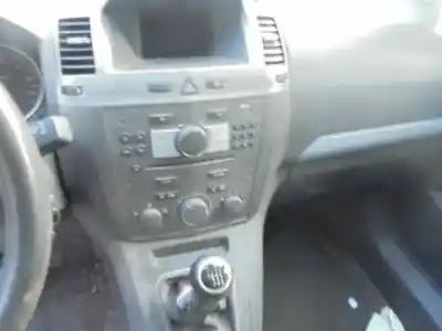 Veículo de Sucata opel zafira b cosmo do ano 2008 alimentado z19dt