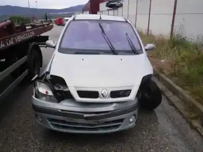 Veicolo di demolizione RENAULT SCENIC (JA..) 1.4 16V dell'anno 2002 alimentato K4JC7