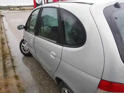 Scrapping Vehicle renault scenic (ja..) 1.4 16v of the year 2002 powered k4jc7