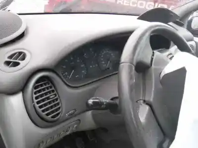 Scrapping Vehicle renault scenic (ja..) 1.4 16v of the year 2002 powered k4jc7