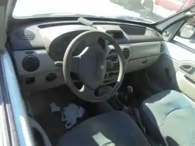 Здавання транспортного засобу renault   року 2004 потужний k9ka7 Здавання транспортного засобу renault   року 2004 потужний k9ka7
