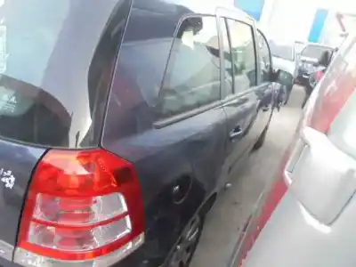 Véhicule à la ferraille opel zafira b enjoy de l'année 2009 alimenté z17dtr