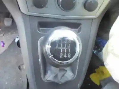 Véhicule à la ferraille opel zafira b enjoy de l'année 2009 alimenté z17dtr