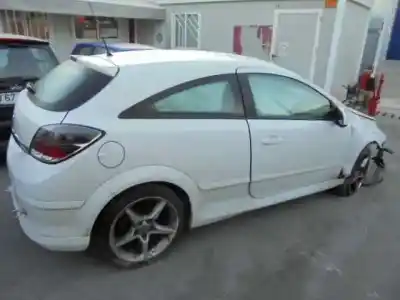 Véhicule à la ferraille opel astra gtc sport de l'année 2010 alimenté z19dt