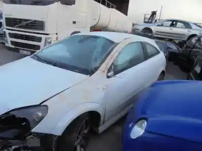 Véhicule à la ferraille opel astra gtc sport de l'année 2010 alimenté z19dt