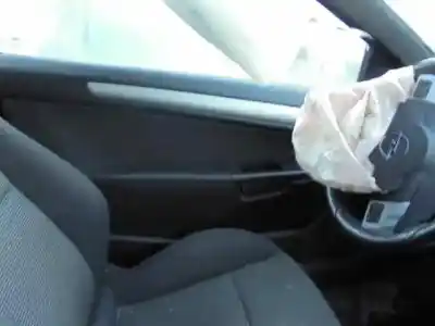 Véhicule à la ferraille opel astra gtc sport de l'année 2010 alimenté z19dt