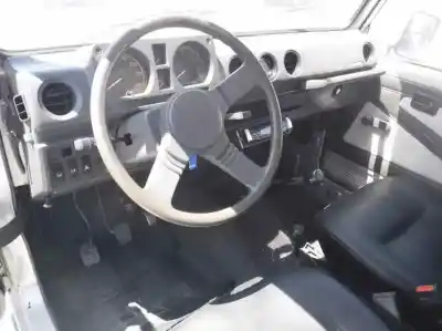 Véhicule à la ferraille suzuki                                             santana                                                                                                                                                                                                                                                    santana 413 samurai                                                                                                                                                                                                                                        de l'année 1988 alimenté g13a