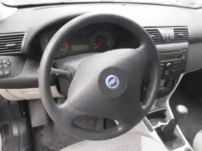 Sloopvoertuig fiat stilo multi wagon (192) 1.6 16v van het jaar 2004 aangedreven 182b6000