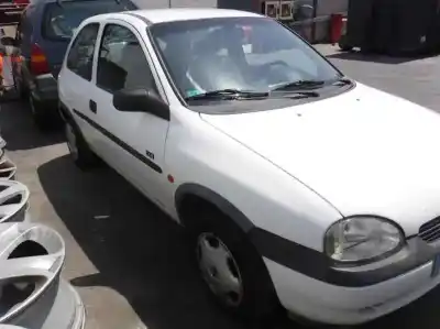 Veicolo di demolizione opel corsa b eco dell'anno 2000 alimentato x10xe