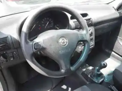 Veicolo di demolizione opel corsa b eco dell'anno 2000 alimentato x10xe