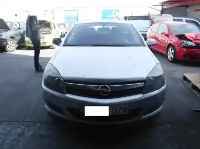 Verschrottungsfahrzeug OPEL ASTRA GTC Cosmo des Jahres 2004 angetrieben Z17DTH