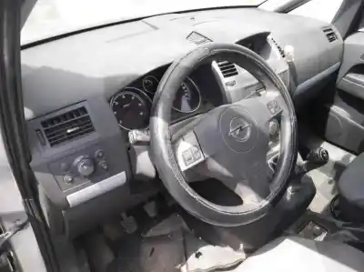 Veículo de Sucata opel zafira b cosmo do ano 2006 alimentado z19dt