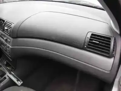 Vehicul casat bmw serie 3 berlina (e46) 320d al anului 2003 alimentat 204d4