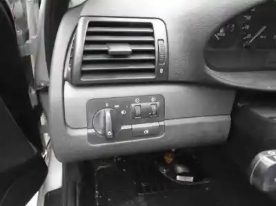 Vehicul casat bmw serie 3 berlina (e46) 320d al anului 2003 alimentat 204d4