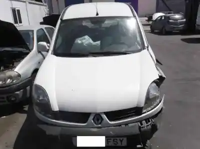 Véhicule à la ferraille renault   de l'année 2007 alimenté k9kw7