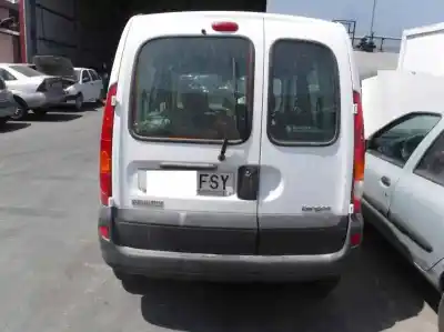 Véhicule à la ferraille renault   de l'année 2007 alimenté k9kw7