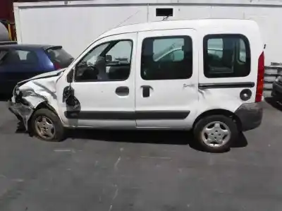 Véhicule à la ferraille renault   de l'année 2007 alimenté k9kw7