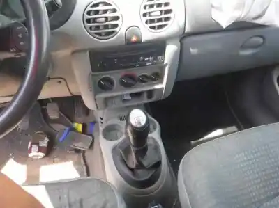 Véhicule à la ferraille renault   de l'année 2007 alimenté k9kw7