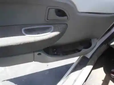 Véhicule à la ferraille renault   de l'année 2007 alimenté k9kw7