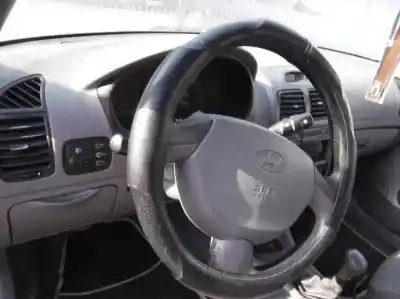 Veicolo di demolizione hyundai accent (lc) gls crdi dell'anno 2003 alimentato 3ea