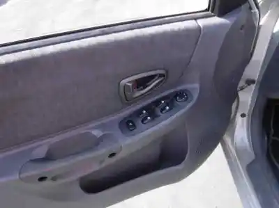 Veicolo di demolizione hyundai accent (lc) gls crdi dell'anno 2003 alimentato 3ea