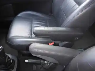 Veículo de Sucata ford galaxy (vy) ghia do ano 2004 alimentado asz