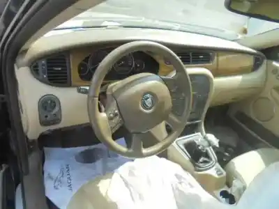 Veicolo di demolizione jaguar x-type 2.2 d classic dell'anno 2007 alimentato bg