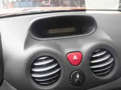 Veicolo di demolizione citroen c2 x dell'anno 2004 alimentato hfx