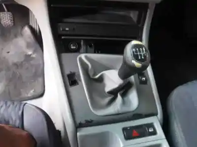 Vehicul casat bmw serie 3 berlina (e46) 320d al anului 2000 alimentat 204d1