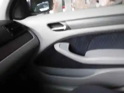 Vehicul casat bmw serie 3 berlina (e46) 320d al anului 2000 alimentat 204d1