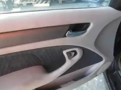 Vehicul casat bmw serie 3 berlina (e46) 320d al anului 2000 alimentat 204d1