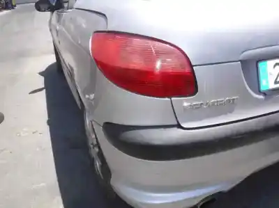 Vehicul casat peugeot 206 berlina gti al anului 2001 alimentat rfn