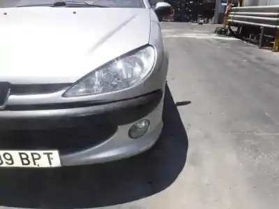 Vehicul casat peugeot 206 berlina gti al anului 2001 alimentat rfn
